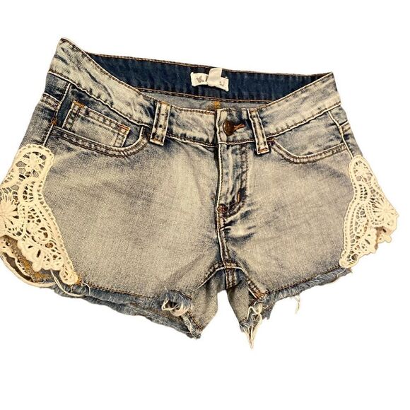Others Follow Lace Jean Distressed Shorts Size 25 - Picture 1 of 10